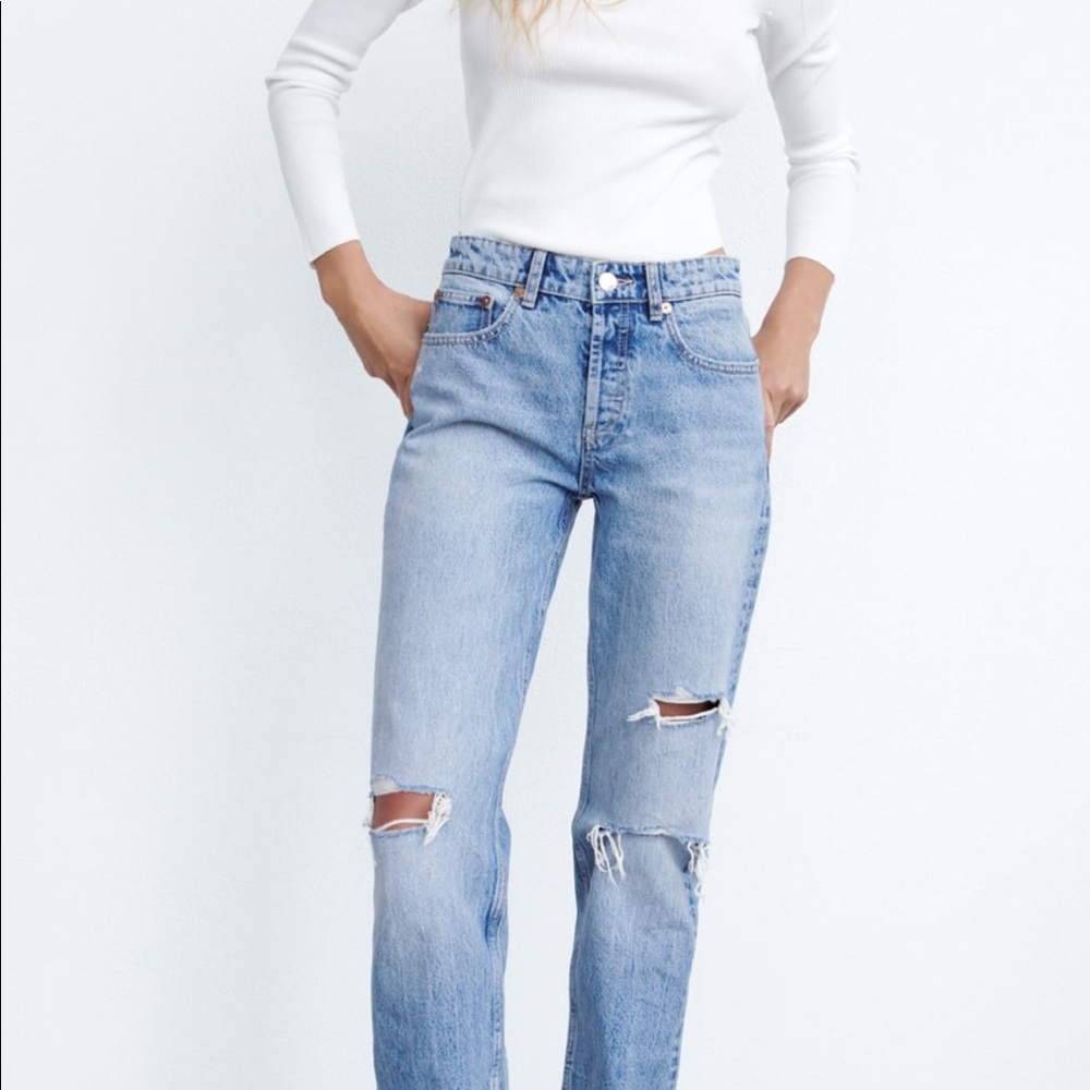 NWT - Zara Ripped Mid-rise Jeans